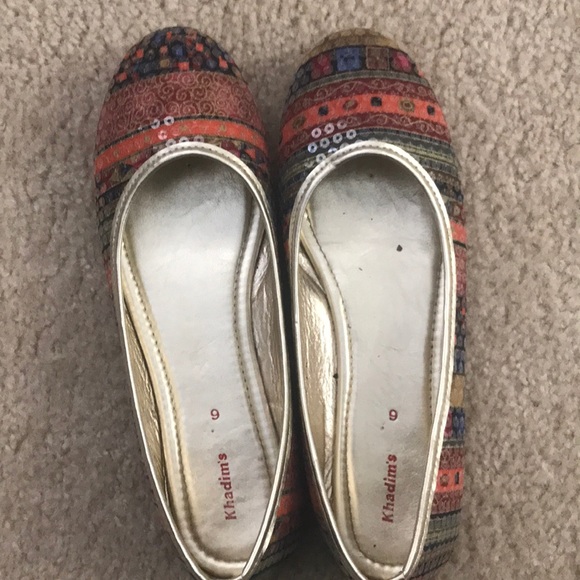 Shoes size 6-6.5 - Picture 1 of 3